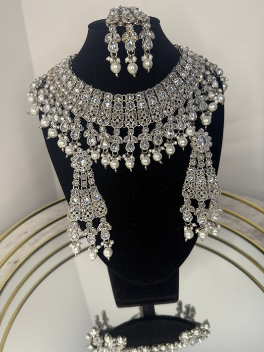 ‘Teardrop’ silver set